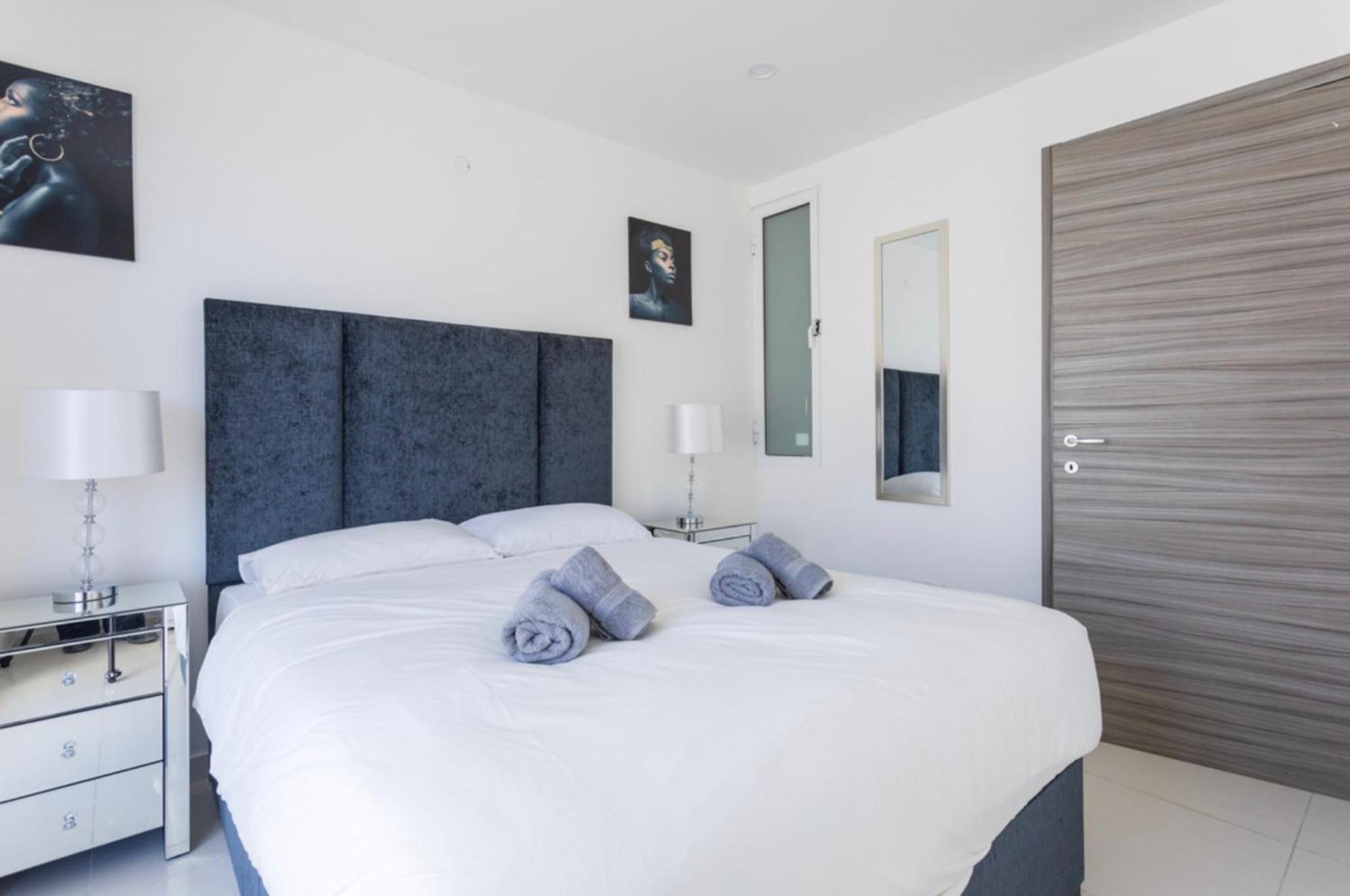 Apartamento Bnbnova - Lovely Saint Julian With Terrace San Julián